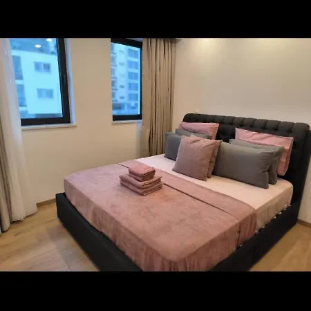 2 Bedroom Brand New Mc Kenzie 2 Minute To The Mc Kenzie *