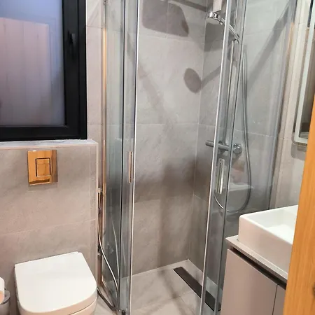 2 Bedroom Brand New Mc Kenzie 2 Minute To The Mc Kenzie דירה