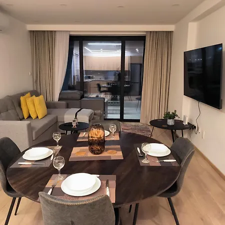 2 Bedroom Brand New Mc Kenzie 2 Minute To The Mc Kenzie 라르나카